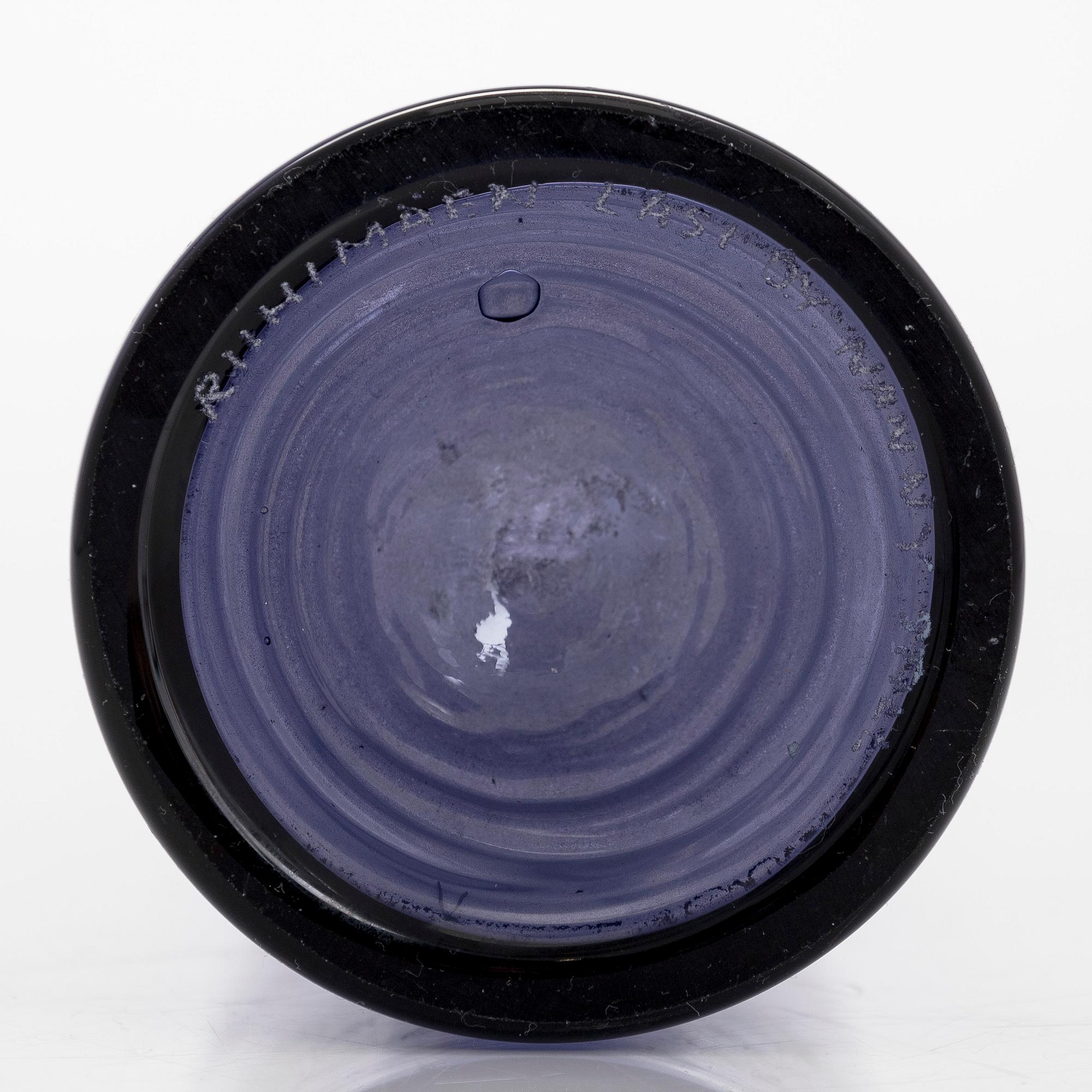 Nanny Still, a glass bottle signed Riihimäen Lasi O.Y Nanny Still.