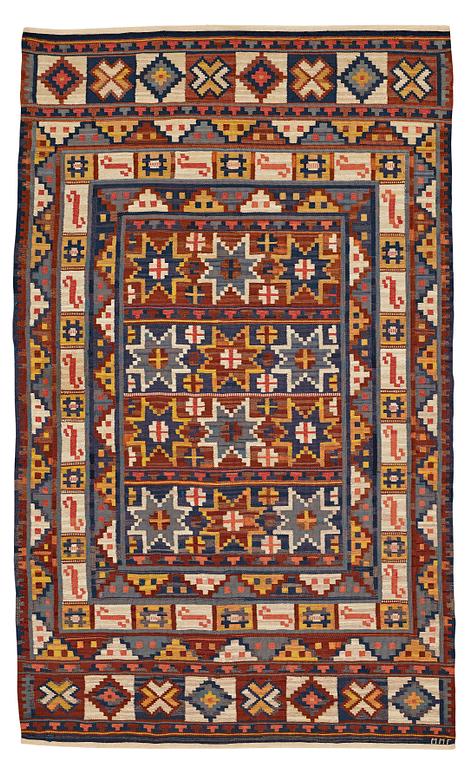 Märta Måås-Fjetterström, Matto, flat weave, ca 302-306 x 179,5-185,5 cm, signed MMF.