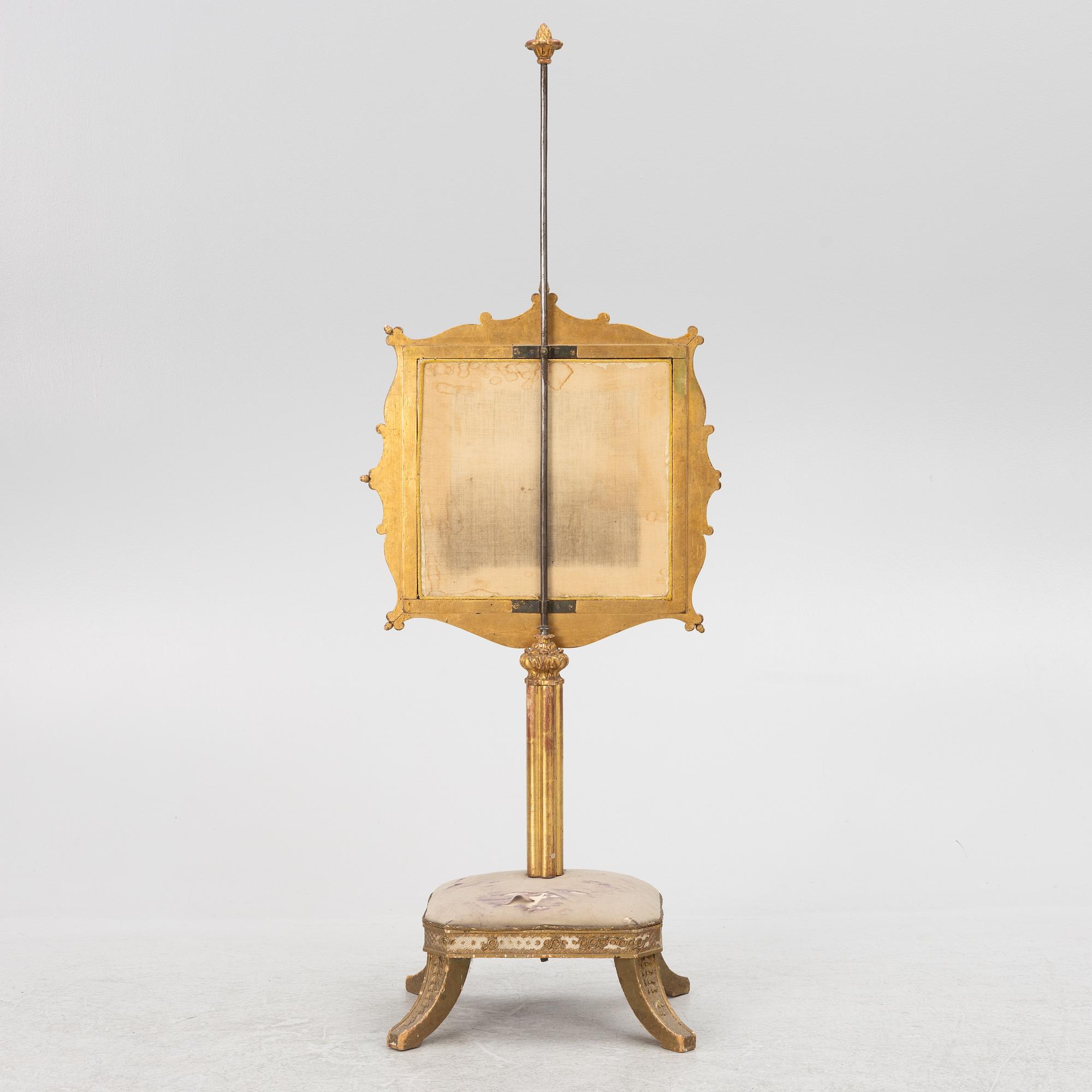 Brasskärm med fotpall, omkring 1900.