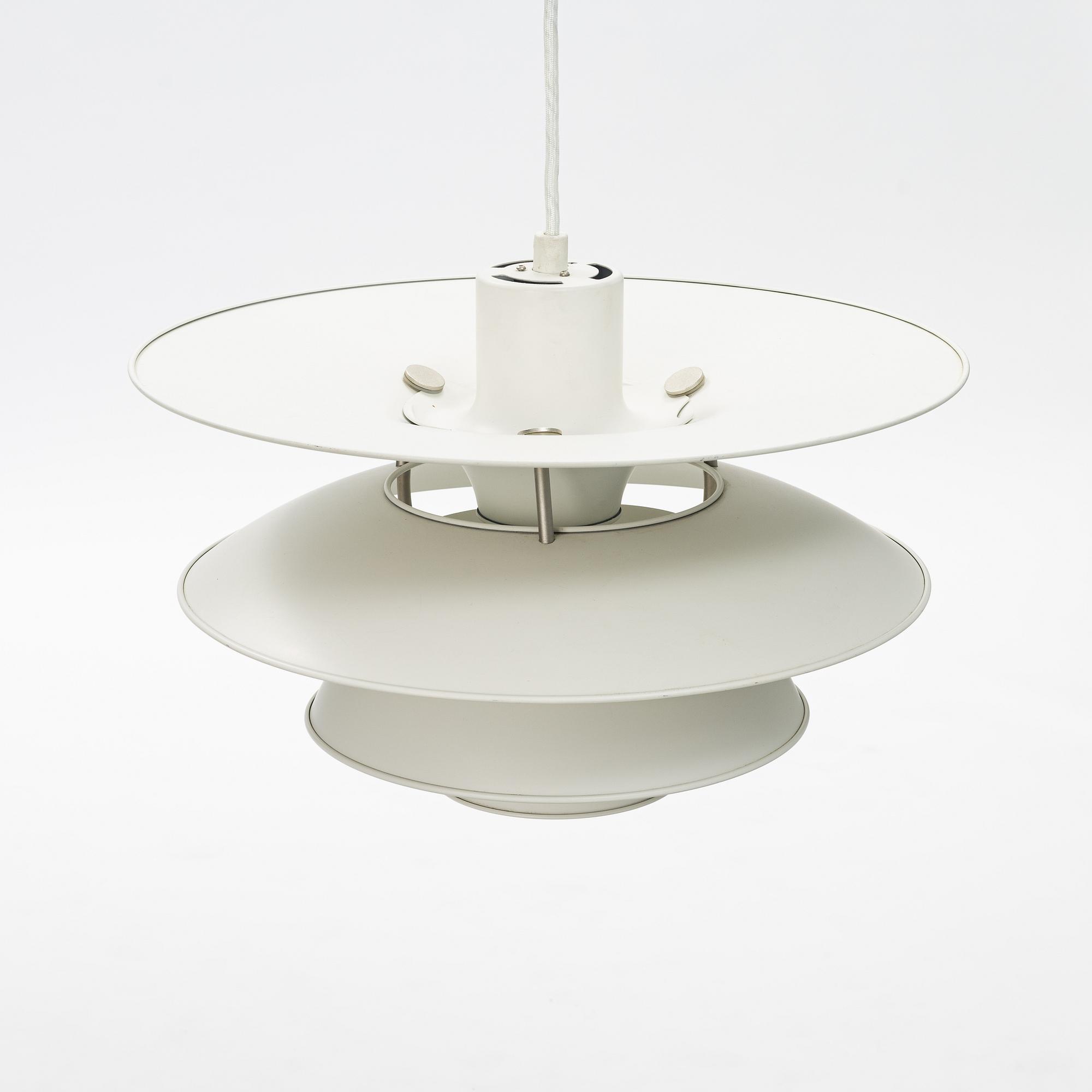 Poul Henningsen, taklampa, "Charlottenborg PH 5-4,5", Louis Poulsen, Danmark.