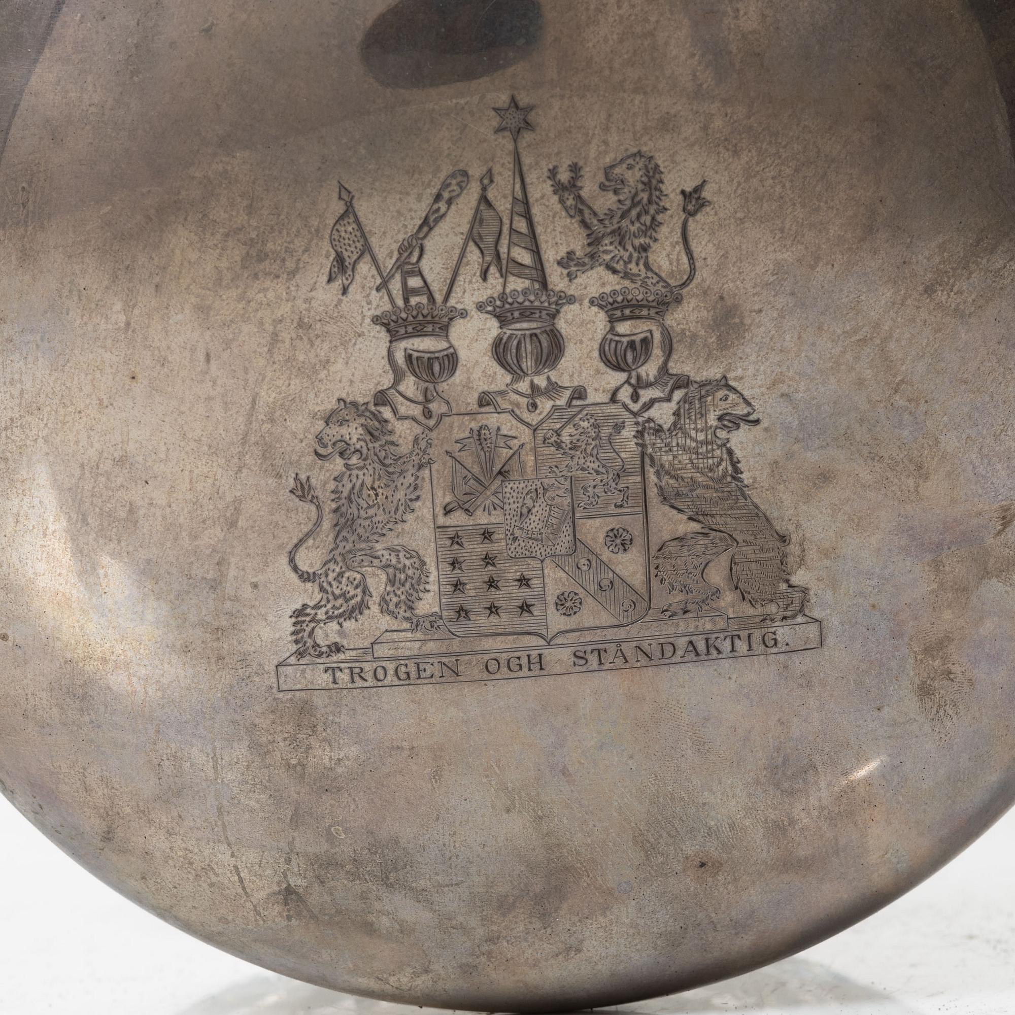 Skål med lock, slipad kristall och sterlingsilver, Tyskland omkring år 1900.