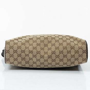 Gucci, bag, "Messenger bag" and toiletry bag.