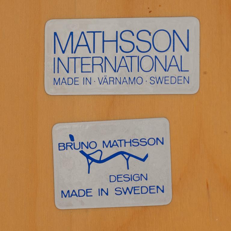 Bruno Mathsson, a birch coffee table, Mathsson International, Sweden, end of the 20th century.