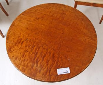 SALONGSMÖBLEMANG, 4 delar. Empirestil omkring 1900.