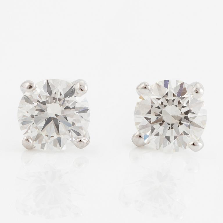 Earrings 18K white gold set with brilliant-cut diamonds accompanied by GIA dossier.