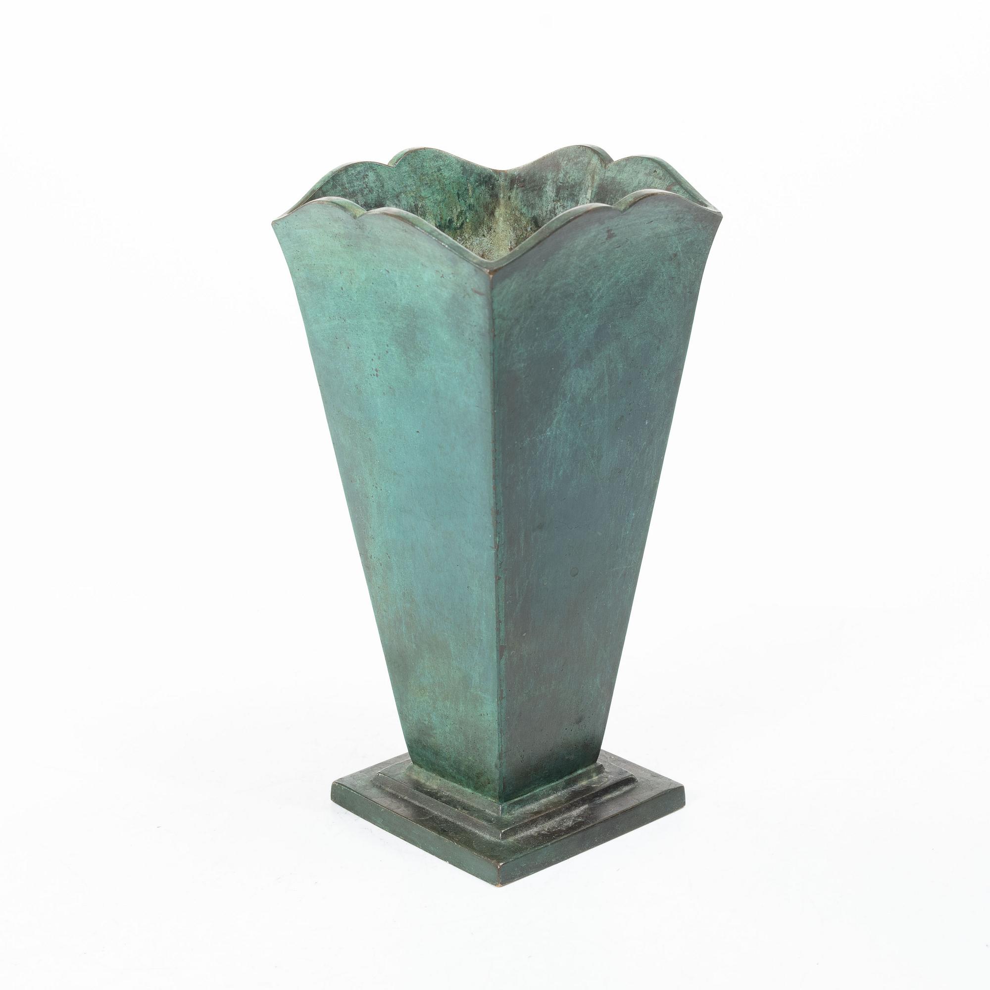 Guldsmedsaktiebolaget (GAB) vase, Swedish Grace, 1930s.