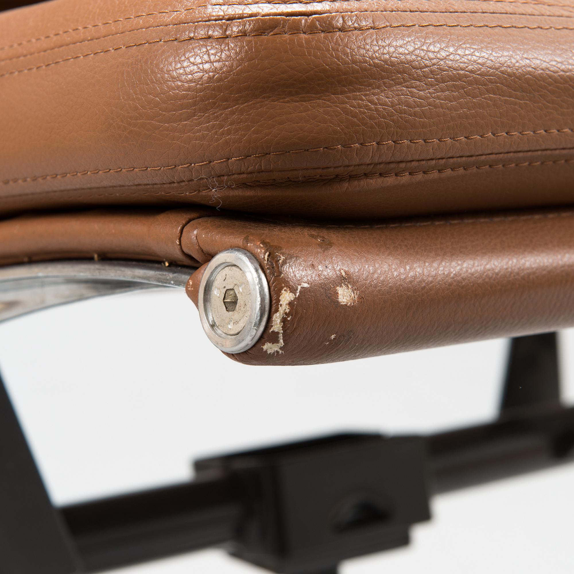 Charles & Ray Eames, Office chair, EA 219/ Soft Pad, Herman Miller, 1980s. Design year 1969.