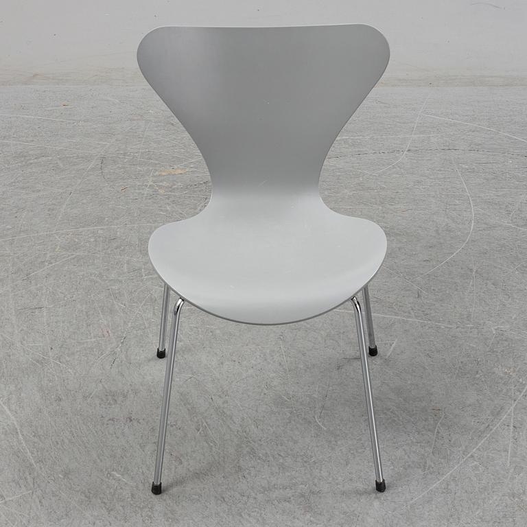 Arne Jacobsen, a 'Series 7' chair, Fritz Hansen, Denmark, 1999.