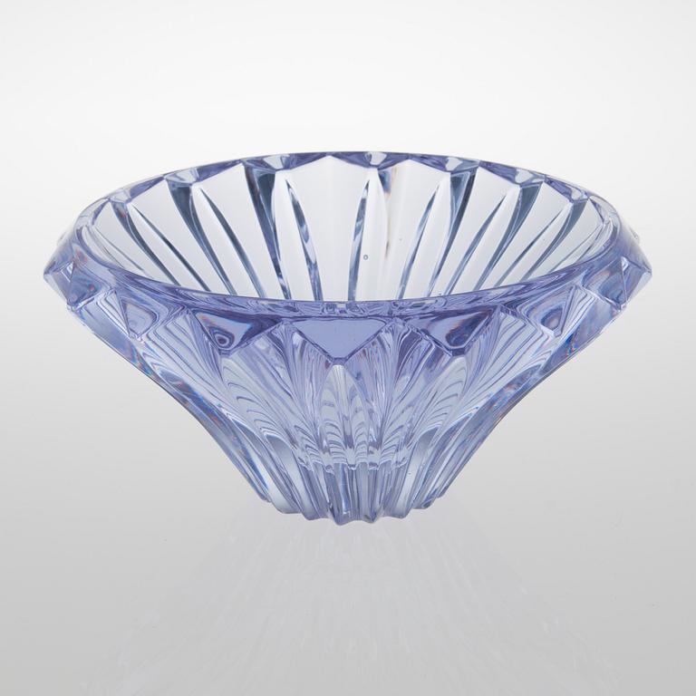 A Terälehdet (Petals) glass bowl signed Aimo Okkolin Riihimäen lasi Oy.