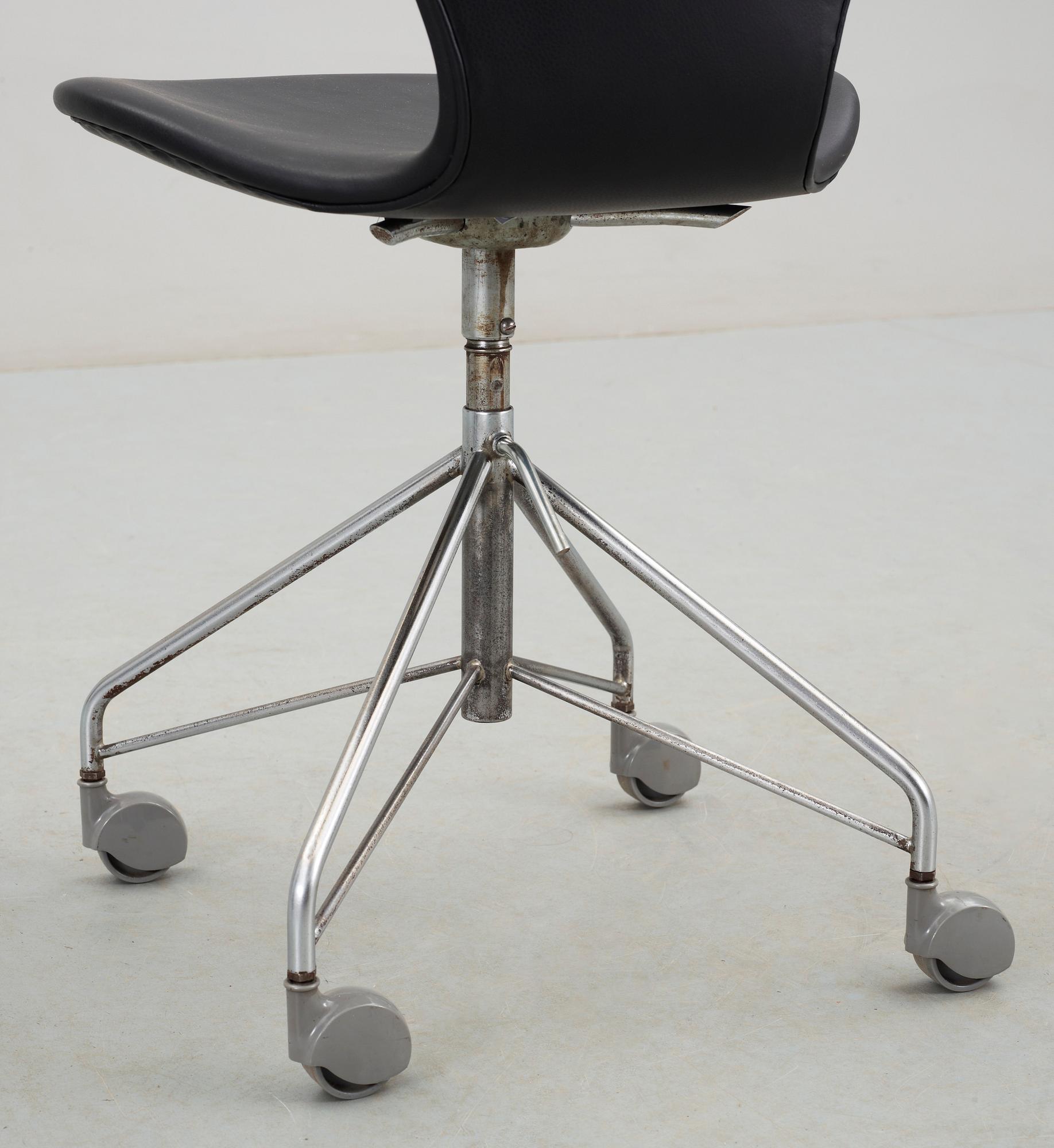 KONTORSSTOL, "Sjuan" Arne Jacobsen för Fritz Hansen, 1900-talets senare hälft.