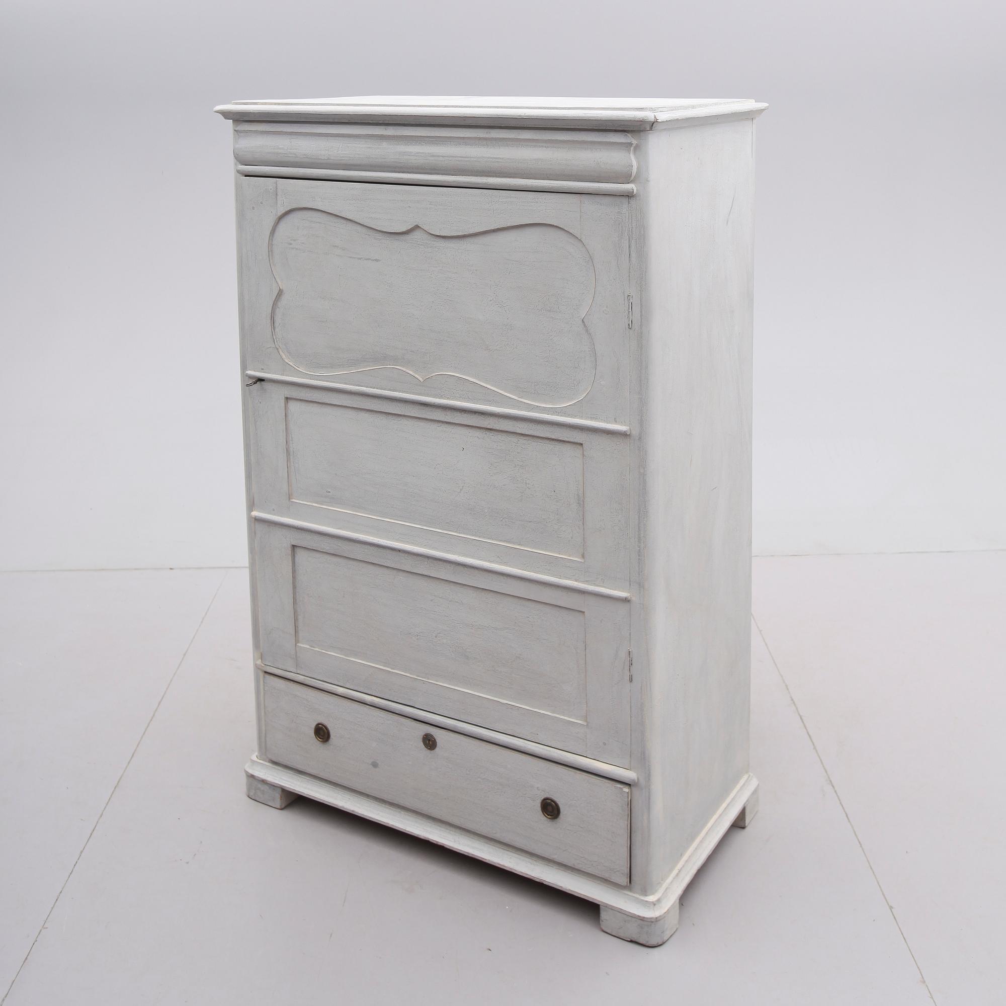 KLÄDSKÅP, 1800-talets andra hälft.