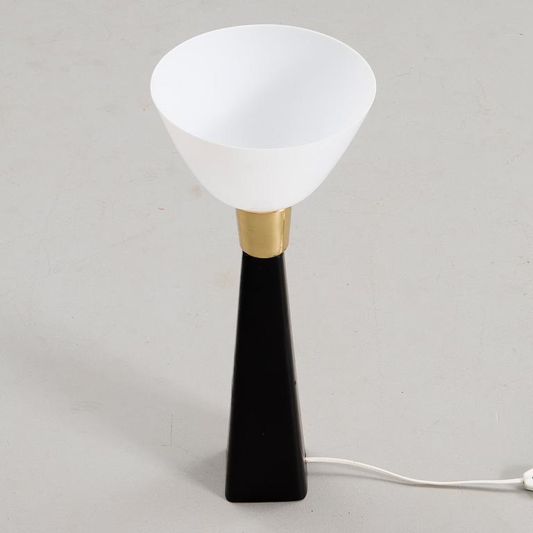 LISA JOHANSSON-PAPE, BORDSLAMPA. Tillverkare Orno. 1960-tal.