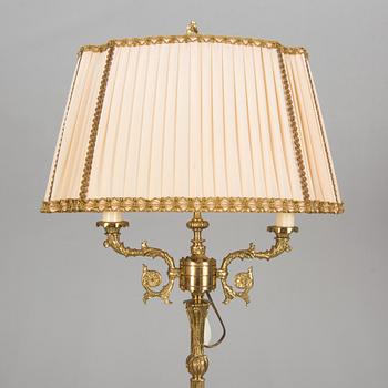 GOLVLAMPA, empirestil, 1900-tal.