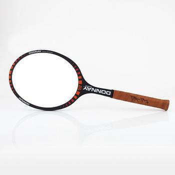 Tennisracket. Signerad Björn Borg. Speciellt framtaget midsized Borg Pro test racket, Graphite-förstärkt.