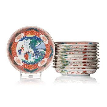 856. A group of 10 Japanese imari verte dishes, 19th century.