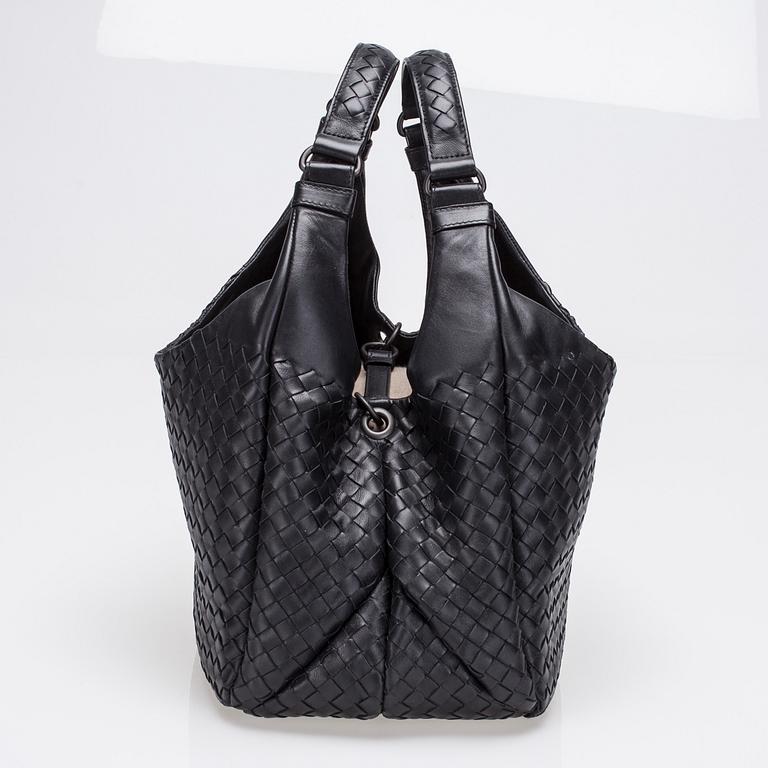 VÄSKA, Bottega Veneta.