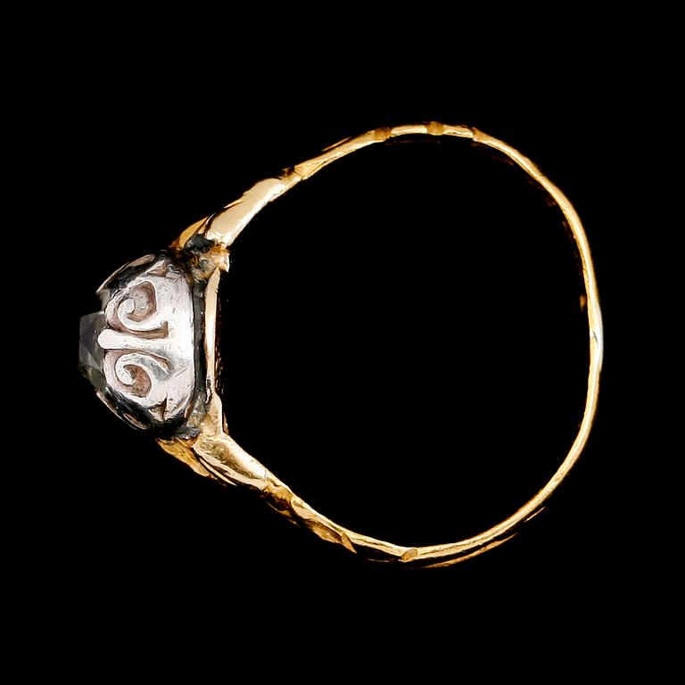 RING, 23 k guld och silver med vit sten, 1800-tal. Total vikt ca 6 gram.