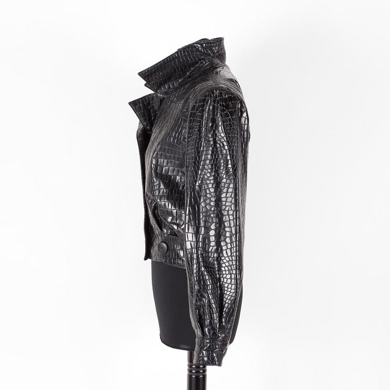 JACKA, Yves Saint Laurent.