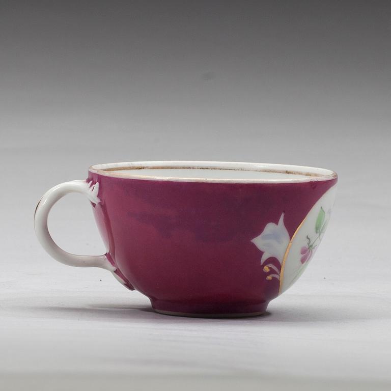 KAFFEKOPP MED FAT, porslin, Gardner, Ryssland 1880-1890.