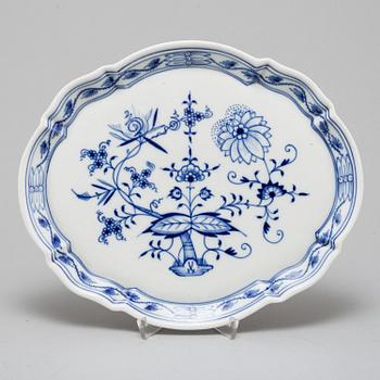 Five Meissen porcelain objects, 20th century.