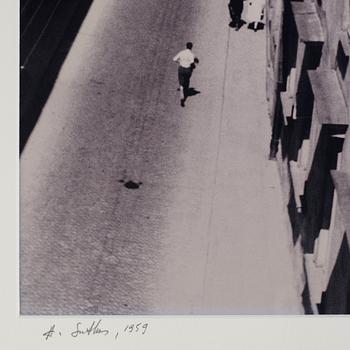 Antanas Sutkus, "Marathon at University Street, Vilnius", 1959.