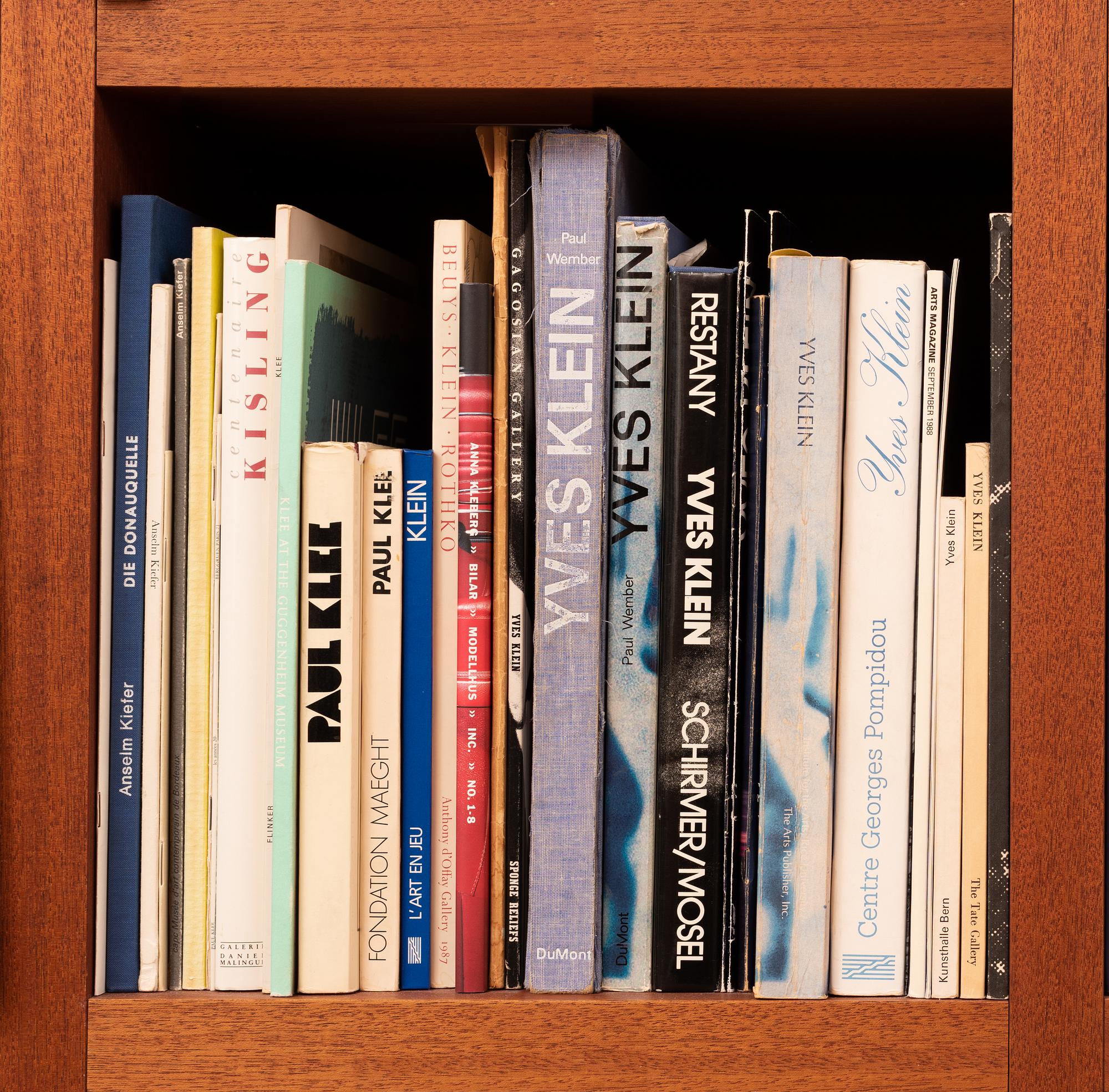Jan-Eric Löwenadlers betydande och omfattande referensbibliotek av konstlitteratur.