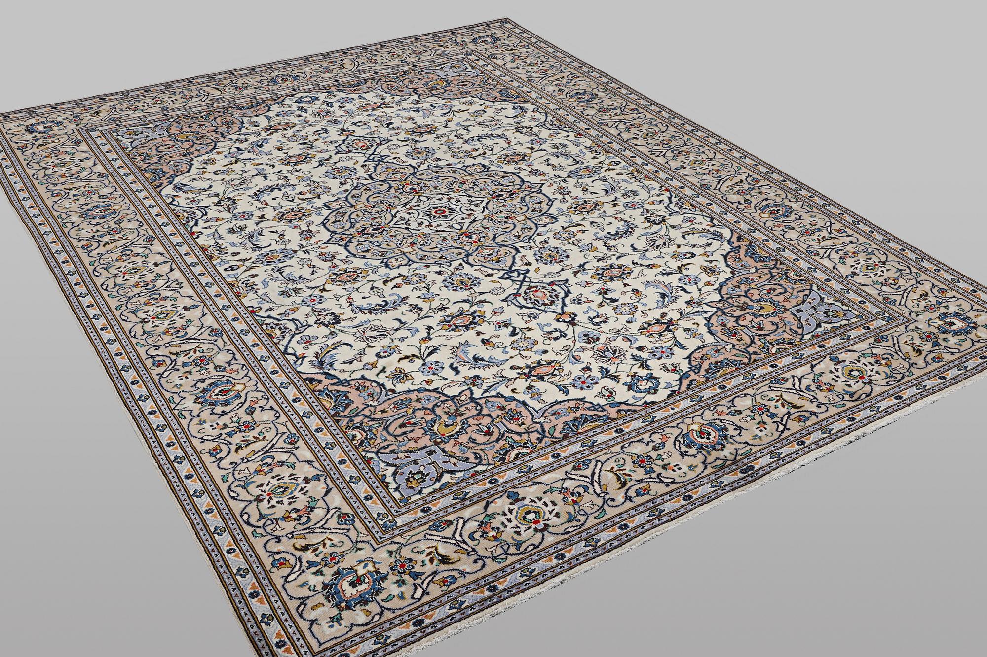 A carpet, Kashan, ca 326 x 257 cm.
