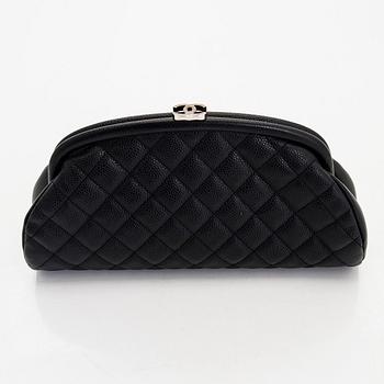 Chanel, A caviar leather clutch, 2006-2008.