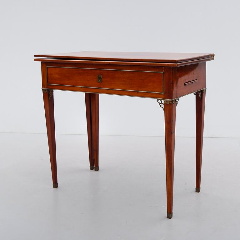 SPELBORD, sengustavianskt, omkring år 1800.