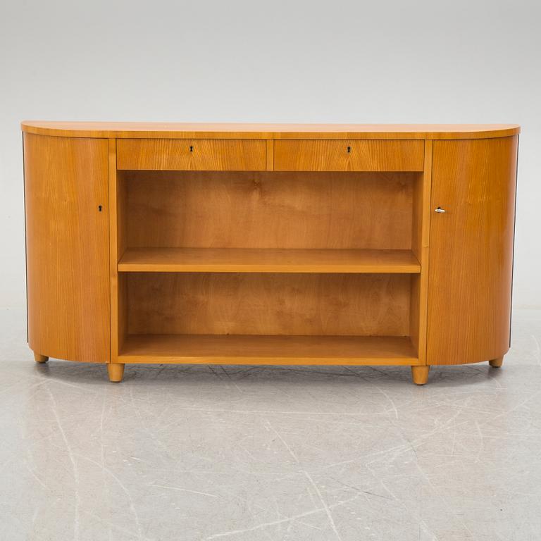 An elm veneered Swedish Modern bookcase, 1930's/40's.