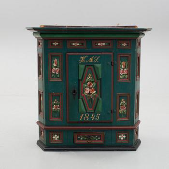 HÖRNHÄNGSKÅP, allmoge, Skåne, daterat 1845.