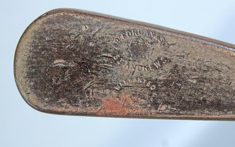 GOLFKLUBBOR, 2 st, järn, 1890-tal.