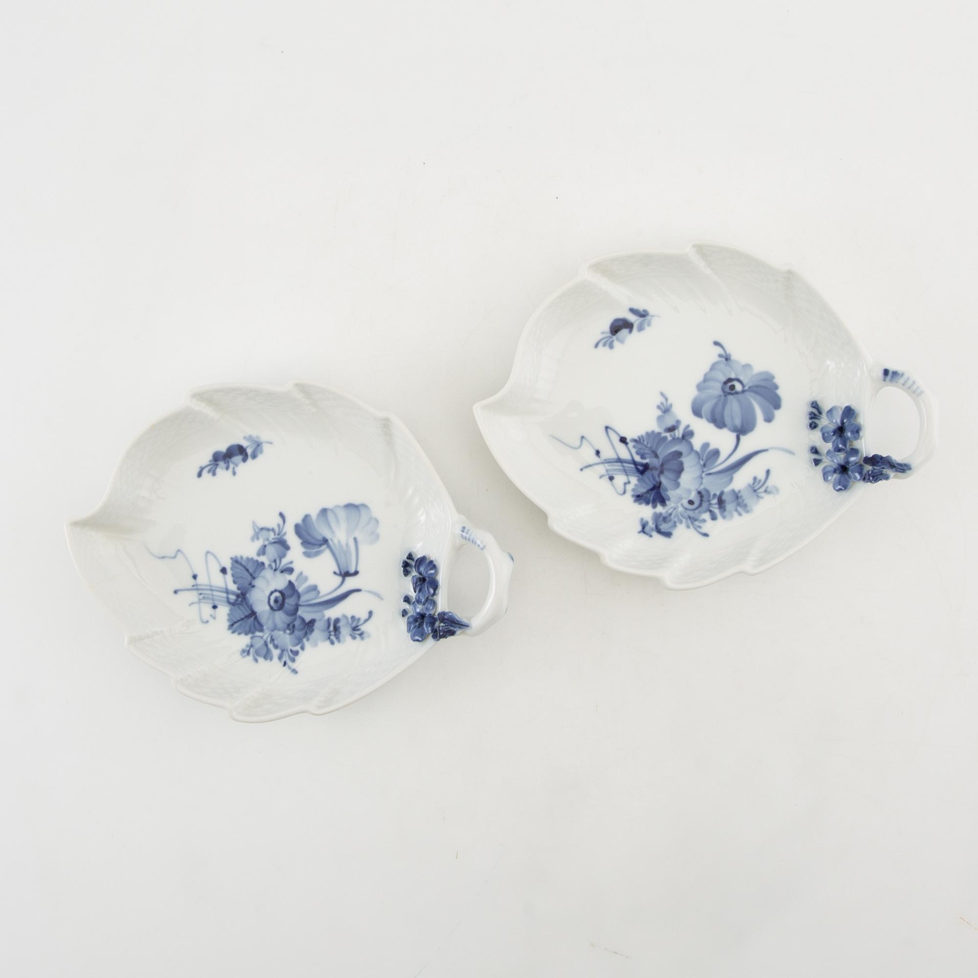Service approximately 140 pieces "Blue Flower" Royal Copenhagen Denmark 20th century porcelain.