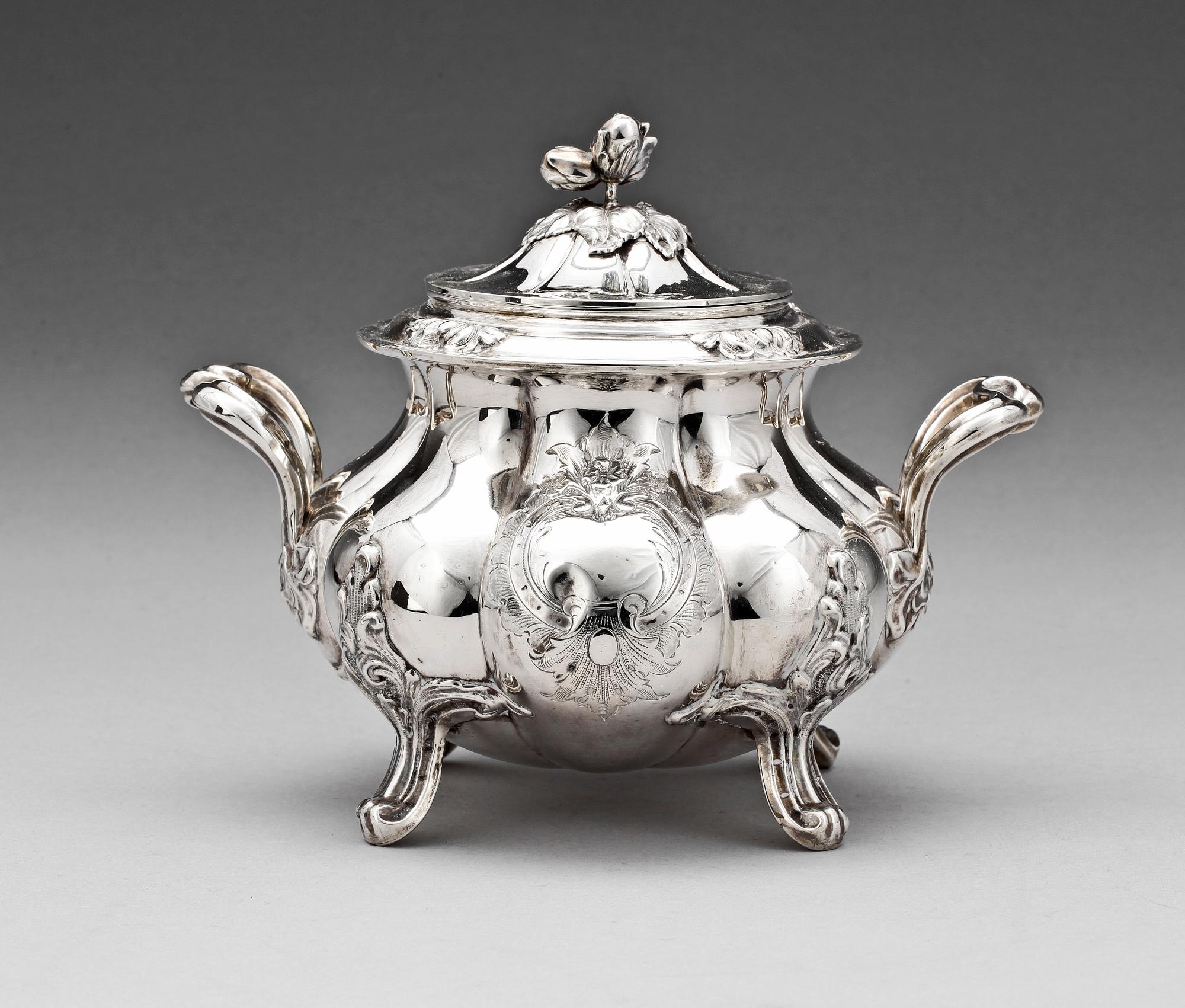 SOCKERSKÅL. Silver. Frankrike, 1900-tal. 560 g.