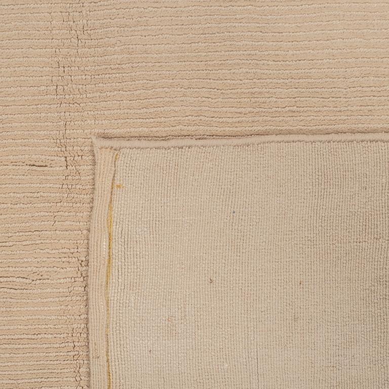 A CARPET, loomed, India, ca 275 x 200 cm.