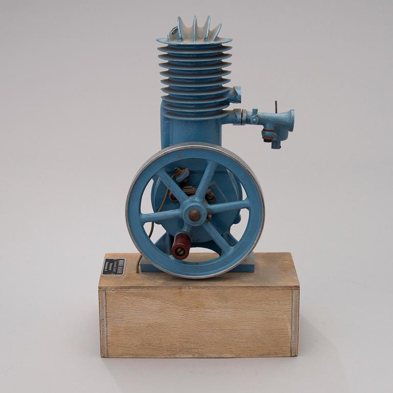 A mid-20th century demonstration model by Werner Degener Lehrmittel GmbH, Hannover, Germany.
