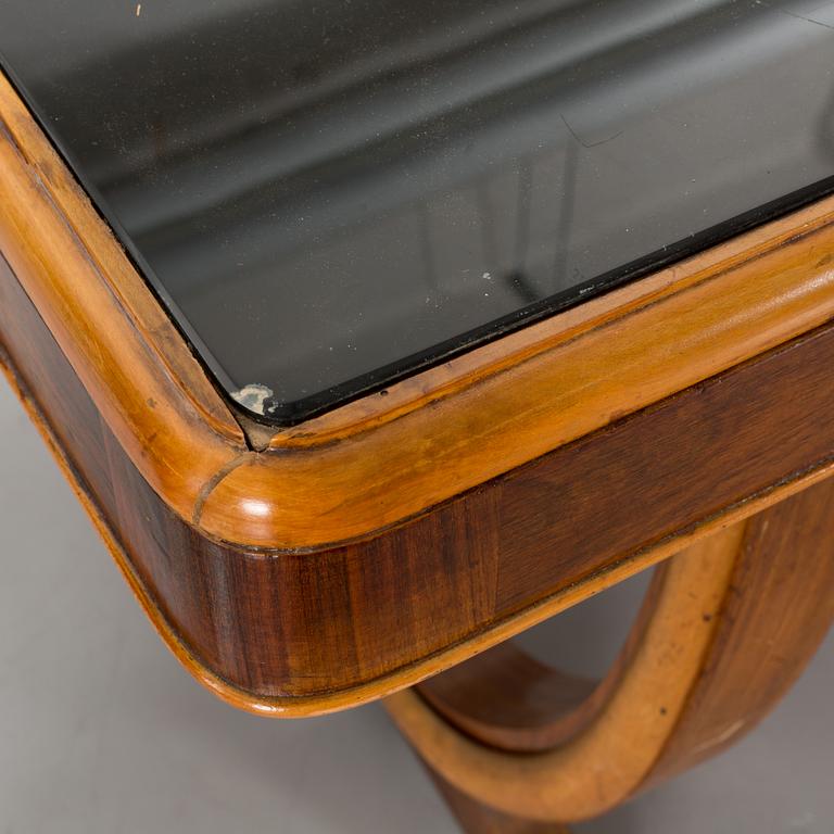 An Art Deco style dining table, mid 1900's.