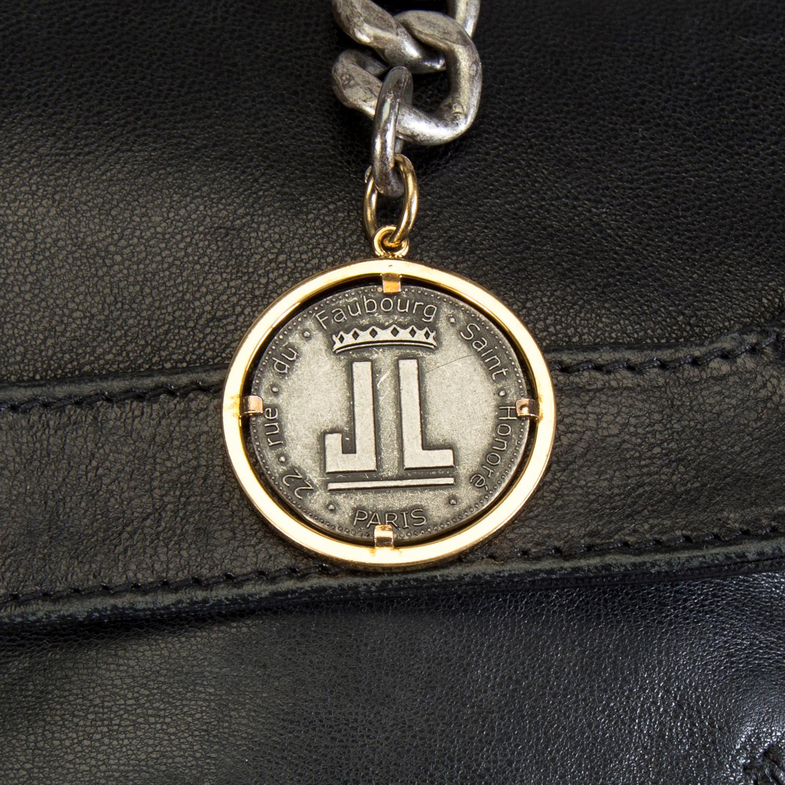 A Lanvin shoulderbag.