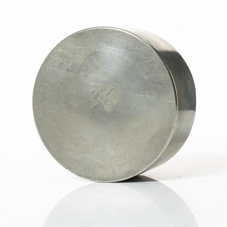 Sylvia Stave, attributed to. A pewter box with cover, CG Hallberg, Stockholm 1929.