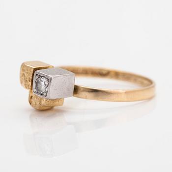 Björn Weckström, Ring "Guldtorn", 18K guld, diamant ca 0.09 ct. Lapponia 1971.