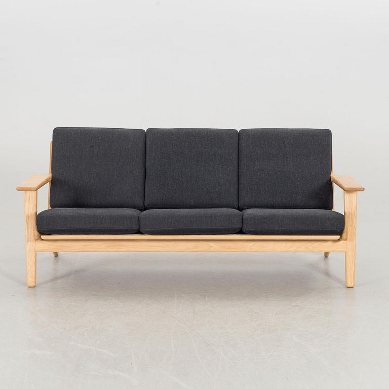 HANS J WEGNER, soffa modell GE 290/3, 2000-tal.
