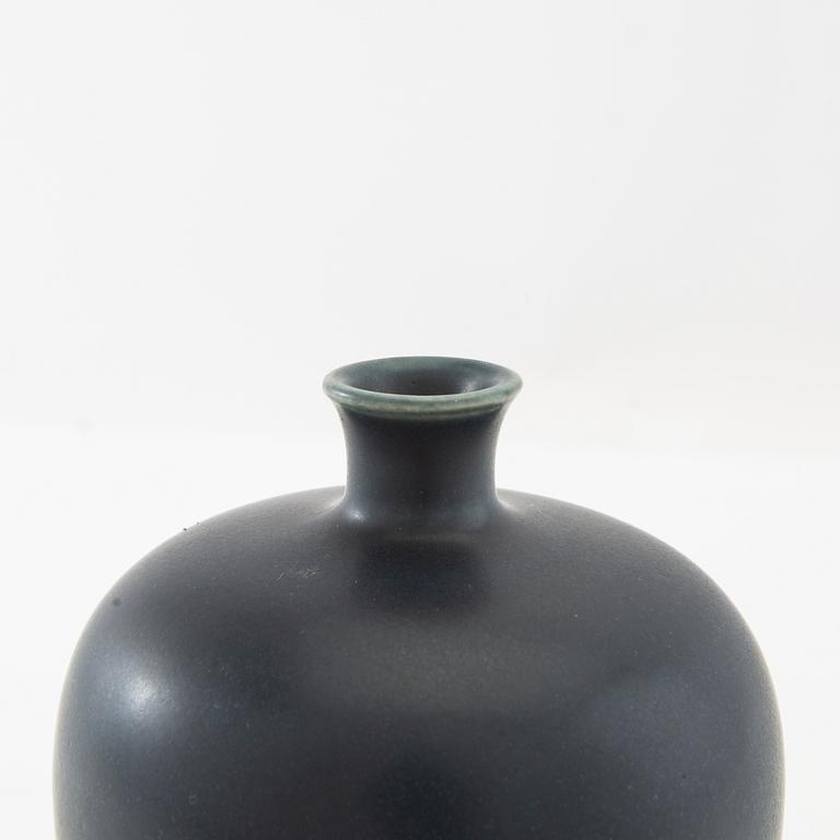 Erich & Ingrid Triller, vase Tobo stoneware signed.
