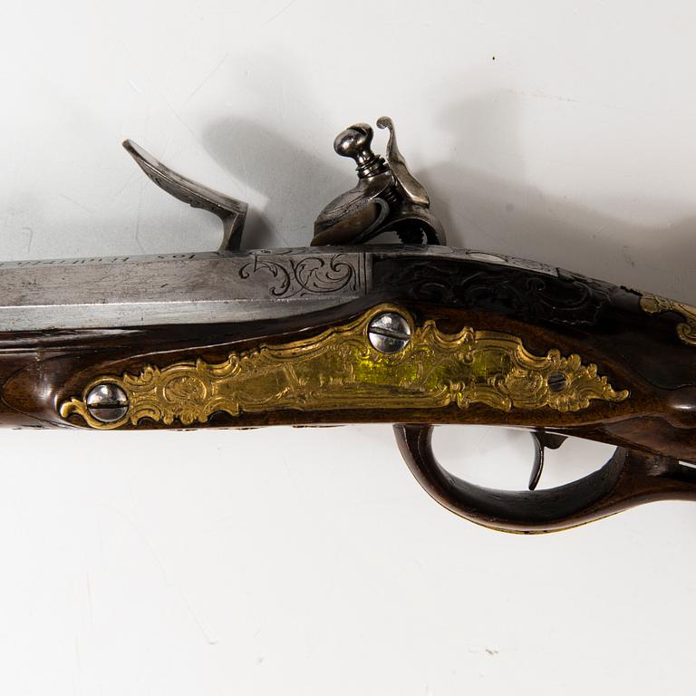 A Flintlock short rifle, circa 1780.
