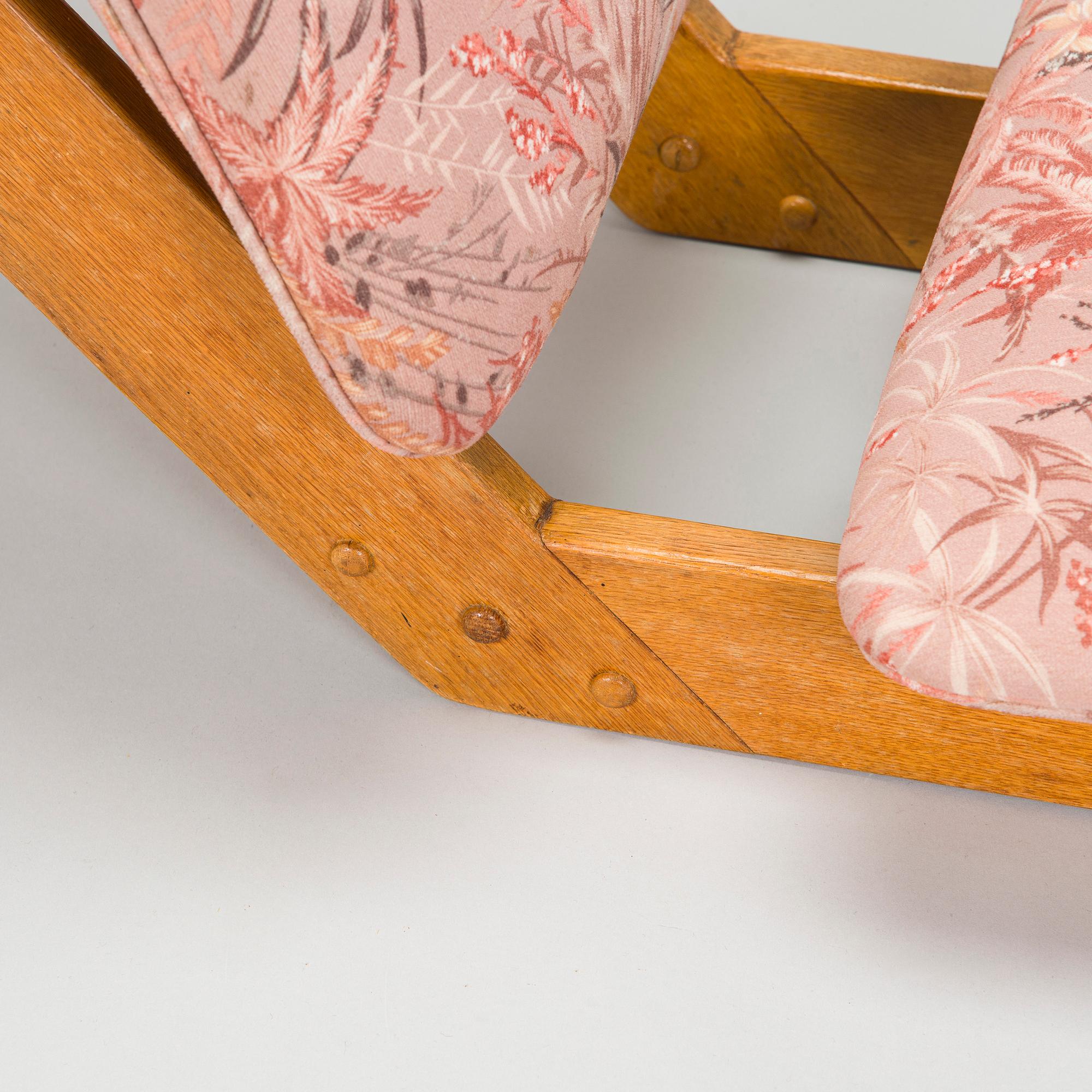 Ilmari Tapiovaara, an early 1960s 'Dolphin chair' for Skanno.