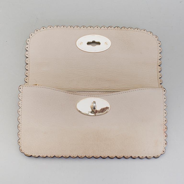 A Mulberry "Bayswater Cookie" handbag and wallet in beige leather.