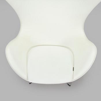 Arne Jacobsen, nojatuoli, "Egg", Fritz Hansen, Tanska 2018.