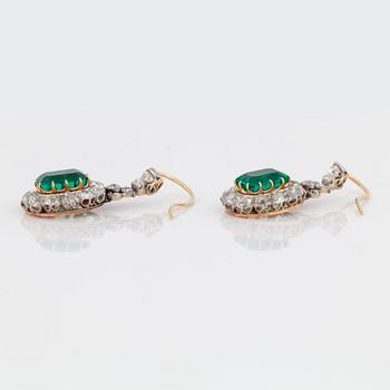 A pair of old cut diamond and emerald (minor oil) earrings. Certificate from SSEF.