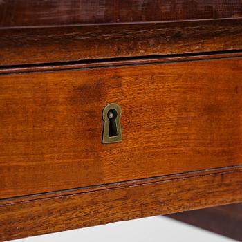 A late gustavian mahogny table.