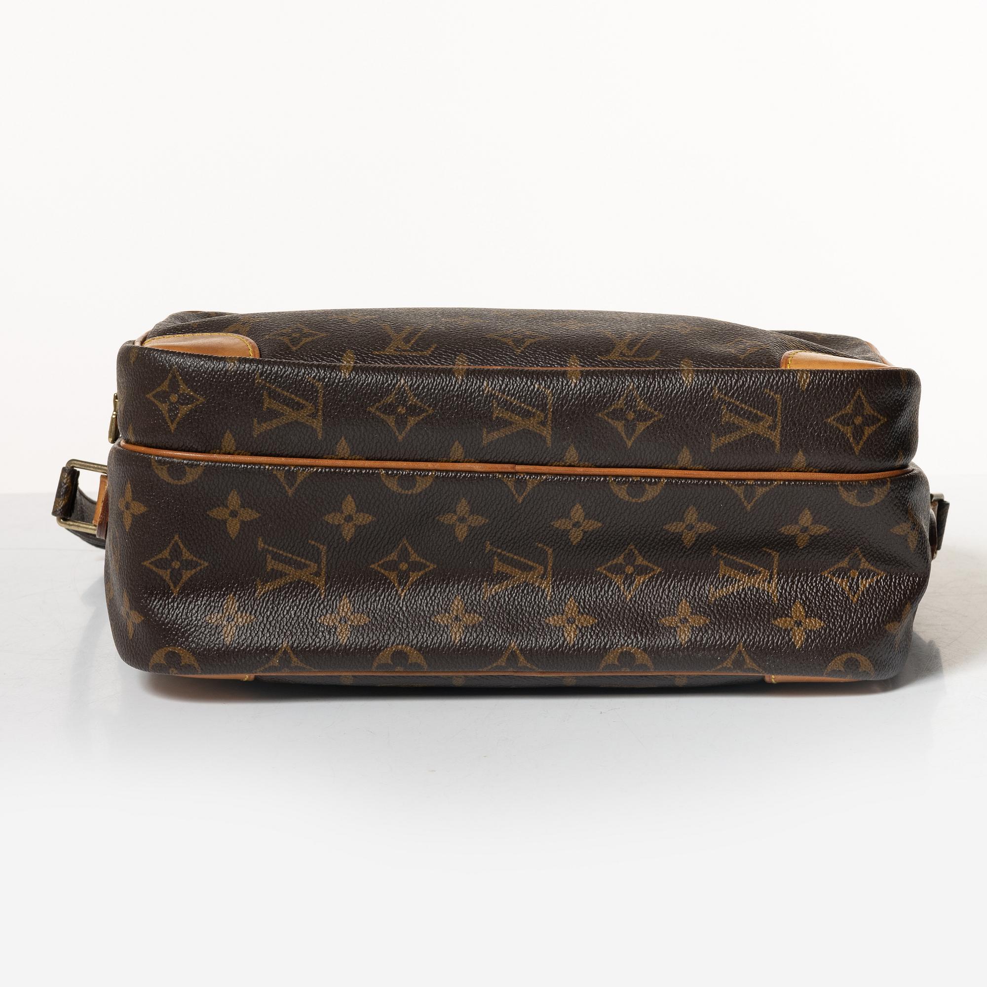 Louis Vuitton, väska, "Nile 28".