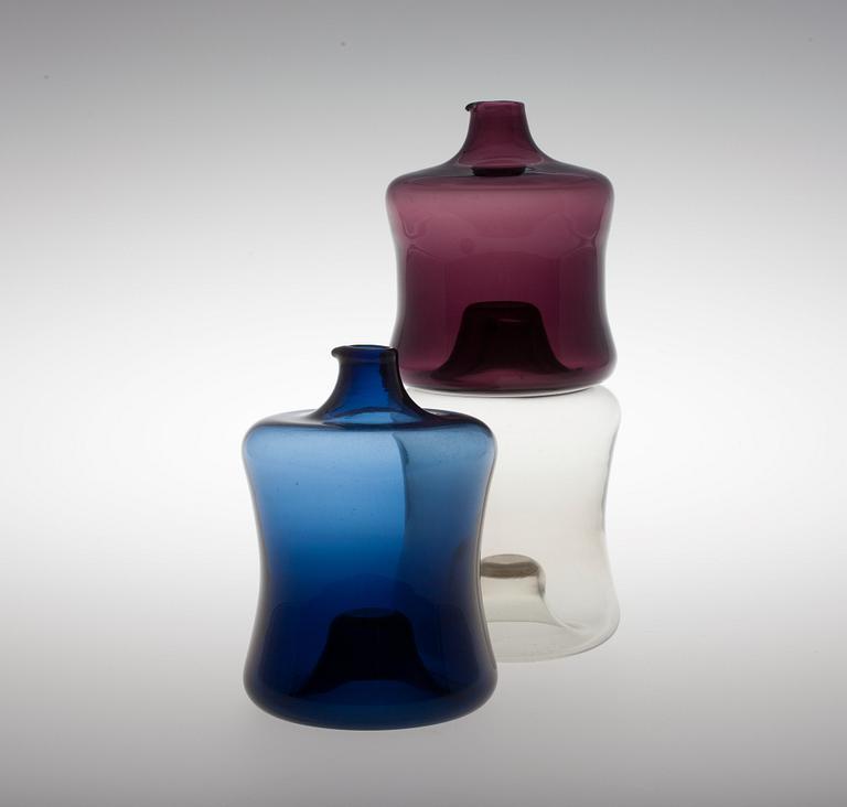 Timo Sarpaneva, A SET OF THREE STACKABLE BOTTLES.